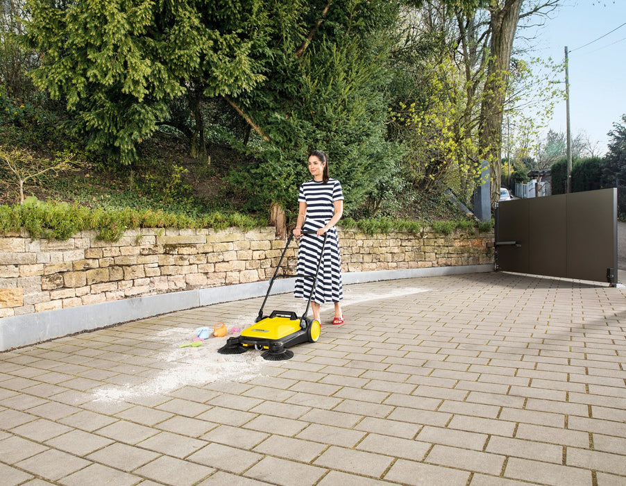 Karcher S 4 Twin Outdoor Mechanical Push Sweeper S4 20L (1.766-360.0)