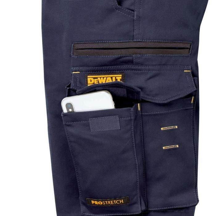 Reinforced knee DeWalt navy trousers for construction and trade use