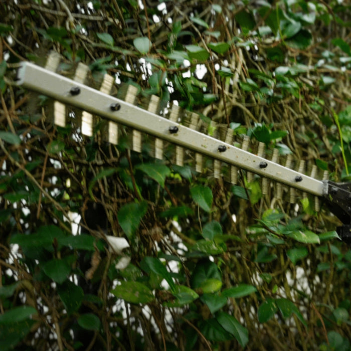 Kress Commercial 60V 55 cm Short Shaft Articulating (145°) Pole Hedge Trimmer KC240.9